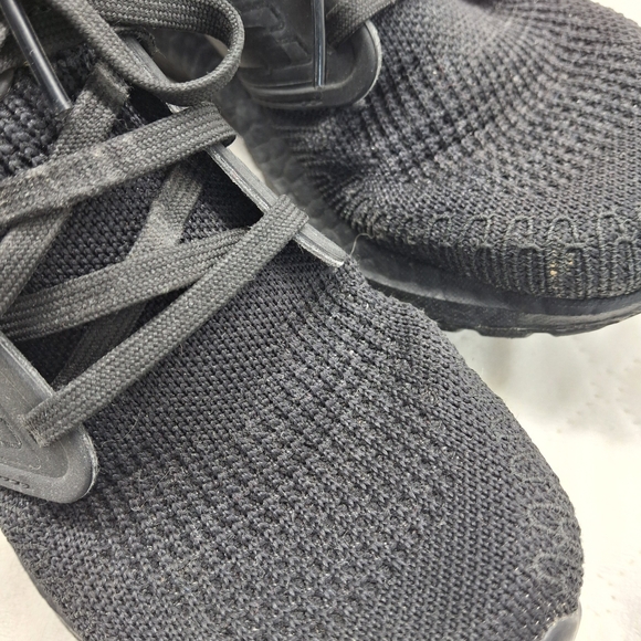 Women's Adidas Ultraboost 20 Running Shoes. Size: 7 - Picture 13 of 15